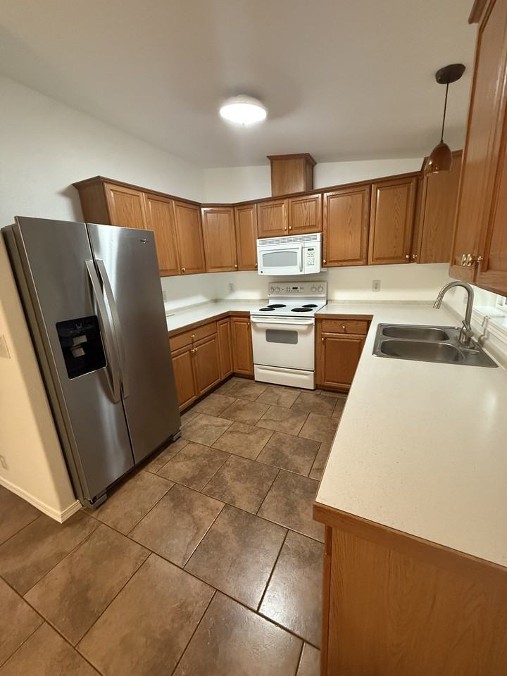 19221 12th Ave Ne #NA - Photo 2 of 16