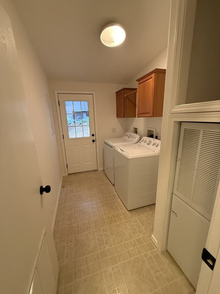 19221 12th Ave Ne #NA - Photo 5 of 16