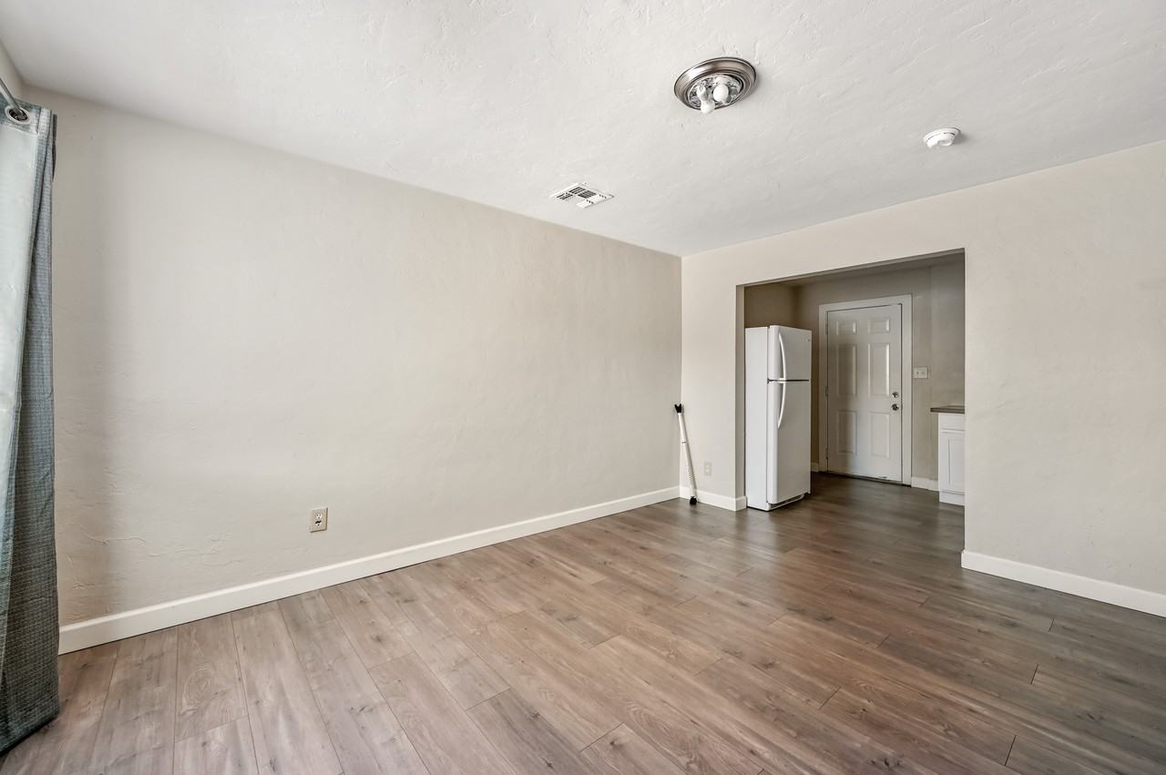 2142 East Taylor Street #7 - Photo 6 of 13