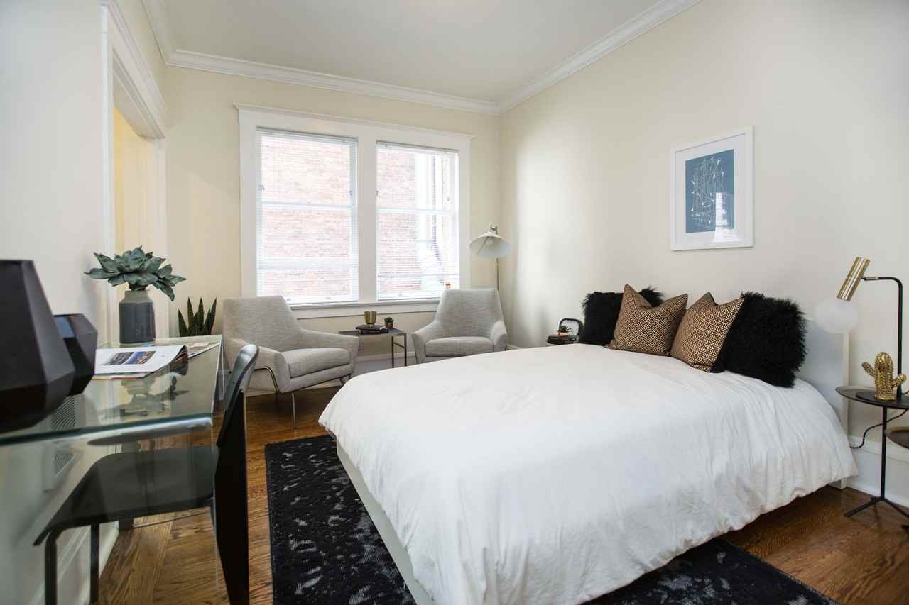 1030 Larkin - Photo 2 of 34