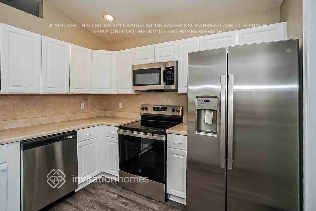 4191 Banbury Cir - Photo 5 of 17