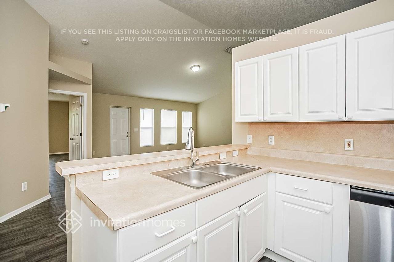 4191 Banbury Cir - Photo 6 of 17