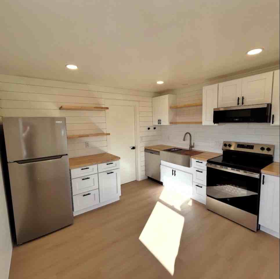 1421 Underwood Ct - Photo 3 of 18