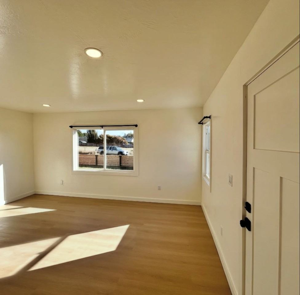 1421 Underwood Ct - Photo 5 of 9
