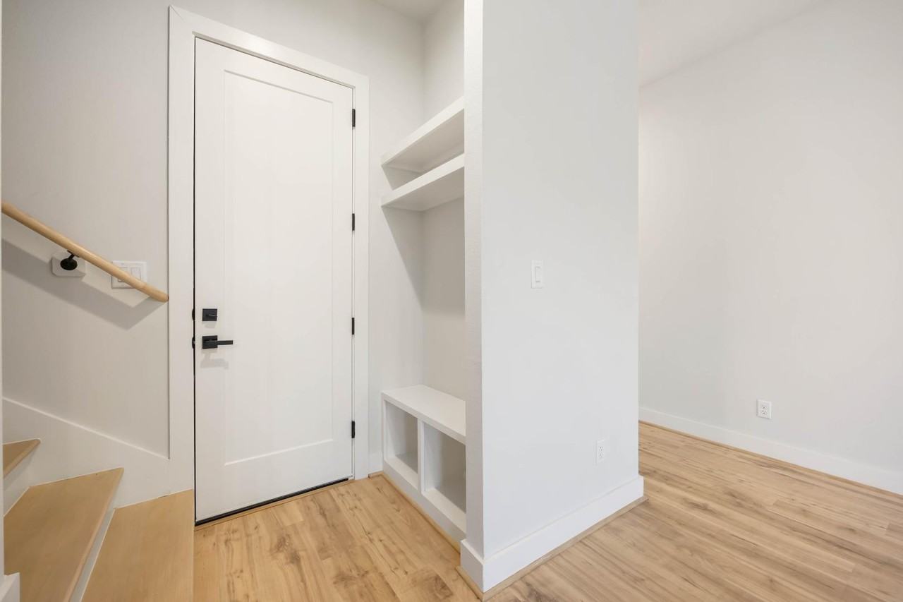 6124 De Campo St - Photo 3 of 20