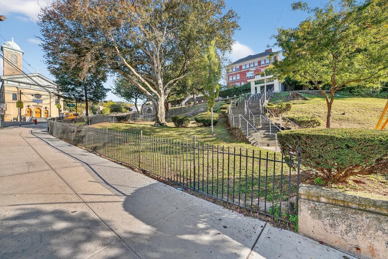 59 Park Hill Ave - Photo 2 of 3