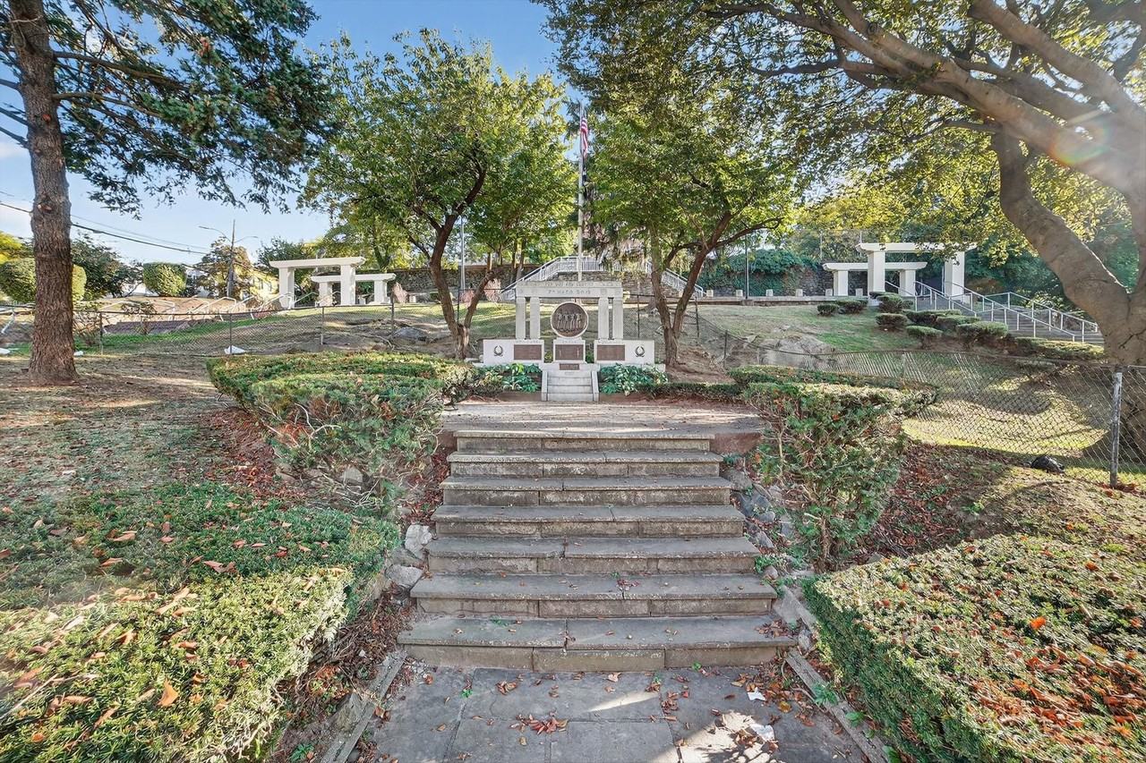 59 Park Hill Ave - Photo 3 of 3