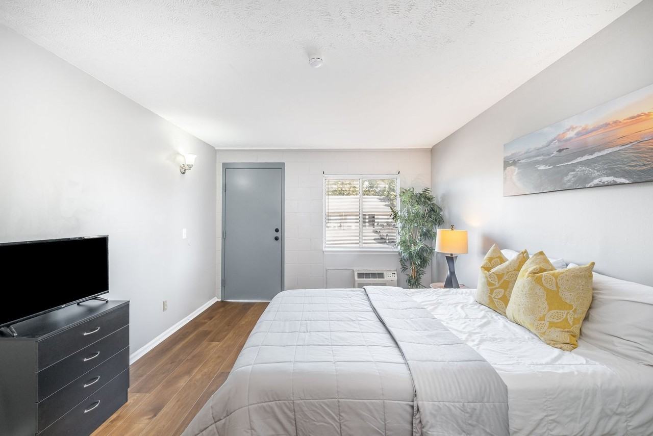 Studio 48 Apartments - Photo 3 of 17