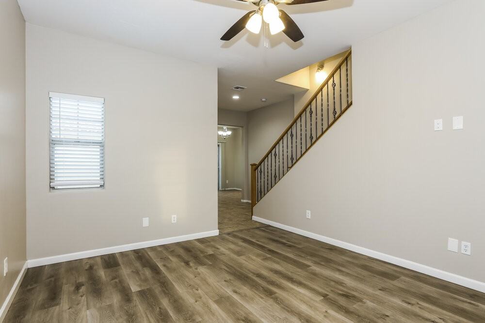 407 N Ranger Ct - Photo 4 of 17