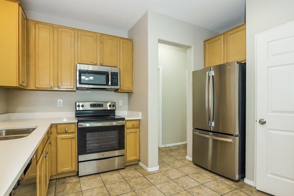 407 N Ranger Ct - Photo 6 of 17