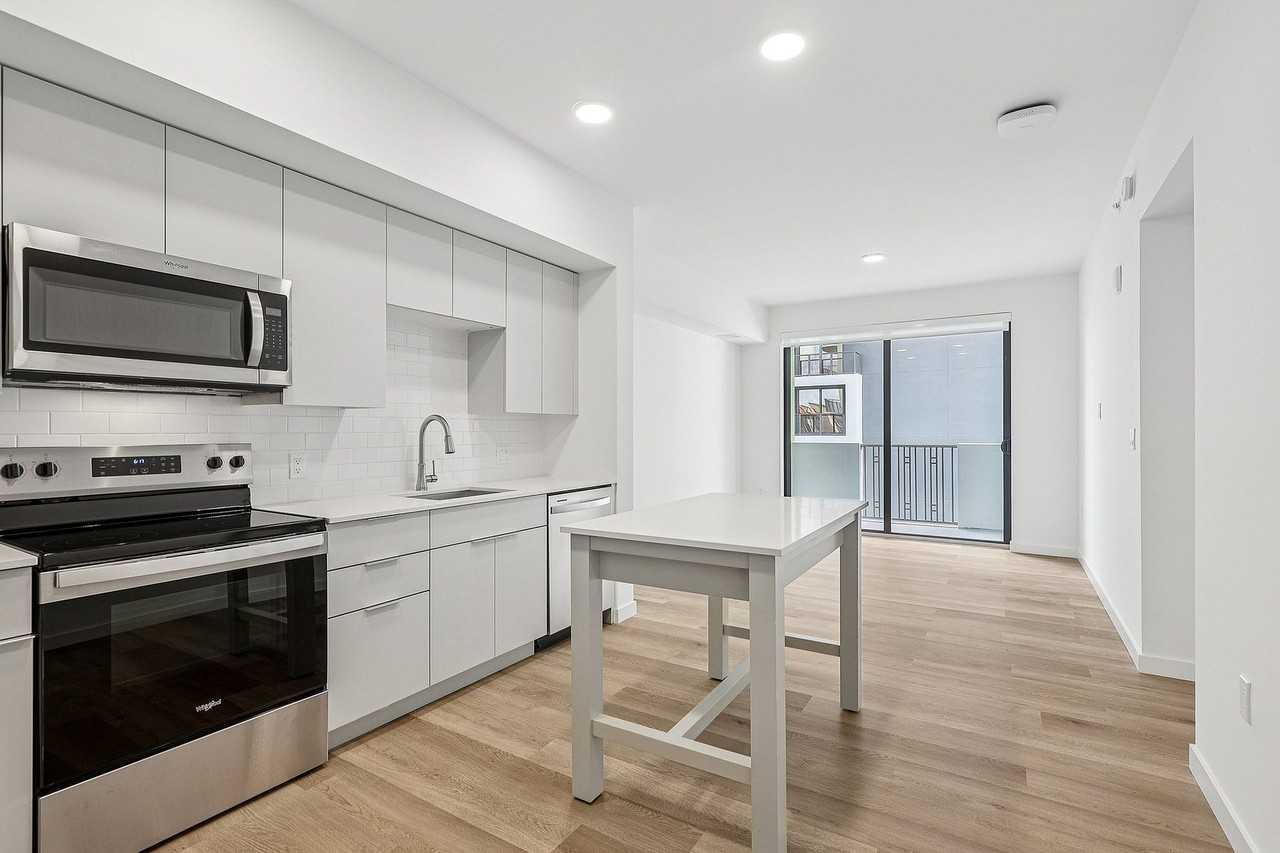 The Tropic - Photo 2 of 39