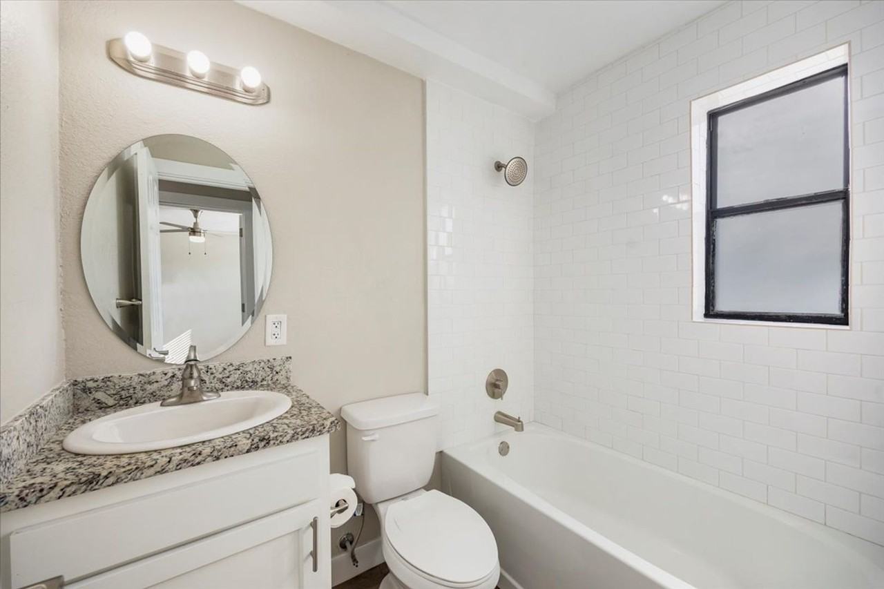 Jade Palms - Photo 5 of 9