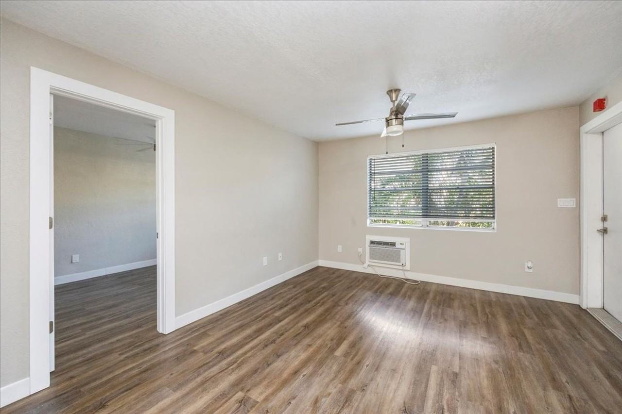 Jade Palms - Photo 7 of 9