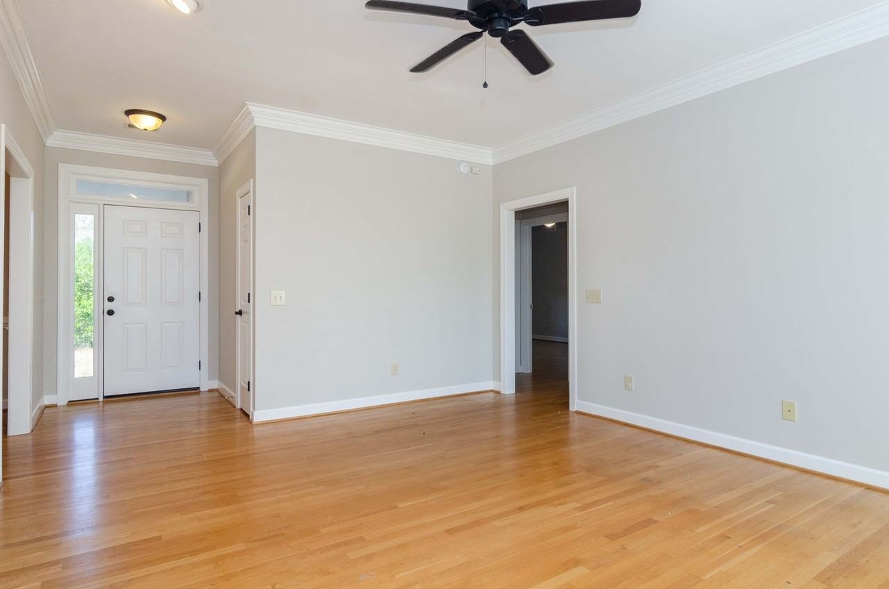 355 Club Ct - Photo 2 of 39