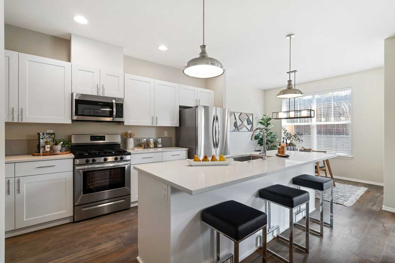 2358 Northeast 6th Street - Photo 3 of 16