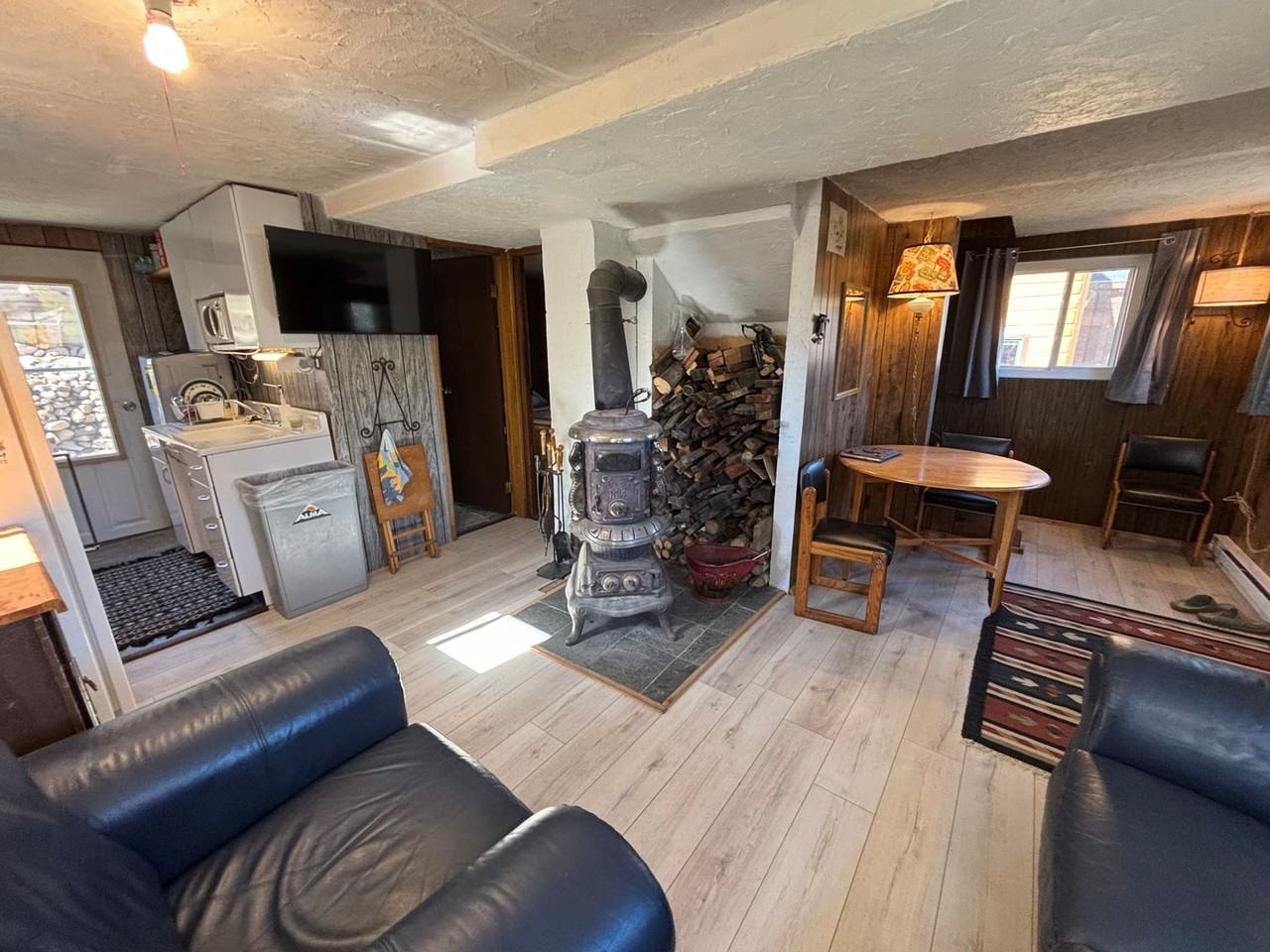 33 S Oak St - Photo 5 of 11