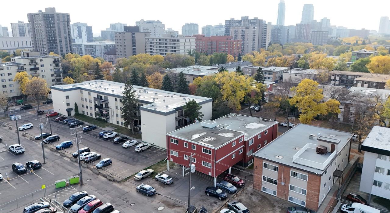 10235 113 St Nw #14 - Photo 4 of 4