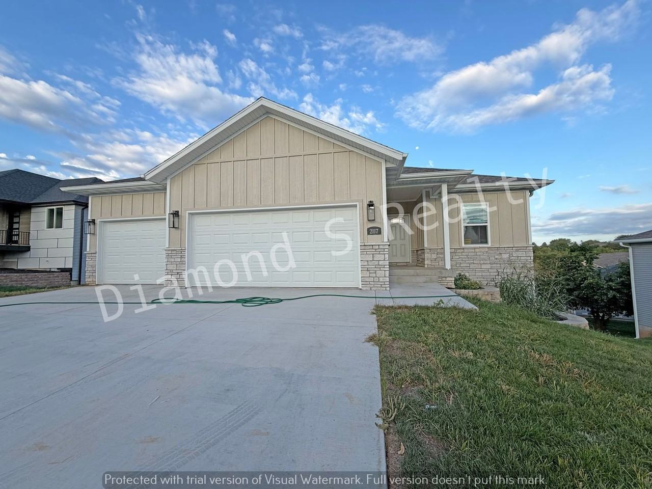 2117 N 26th St - Photo 2 of 25