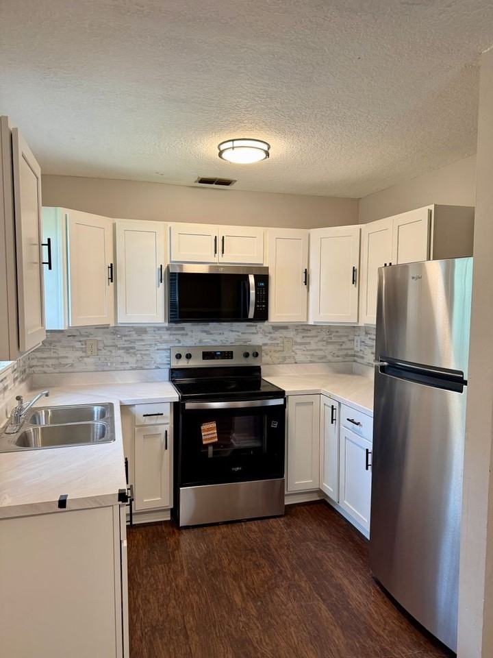 6625 Vermillion St - Photo 3 of 12