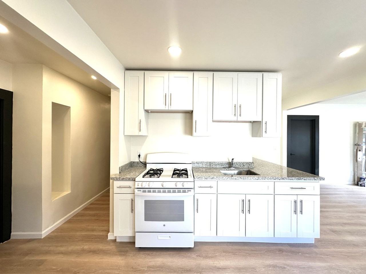 17 Cambridge Ave - Photo 3 of 24