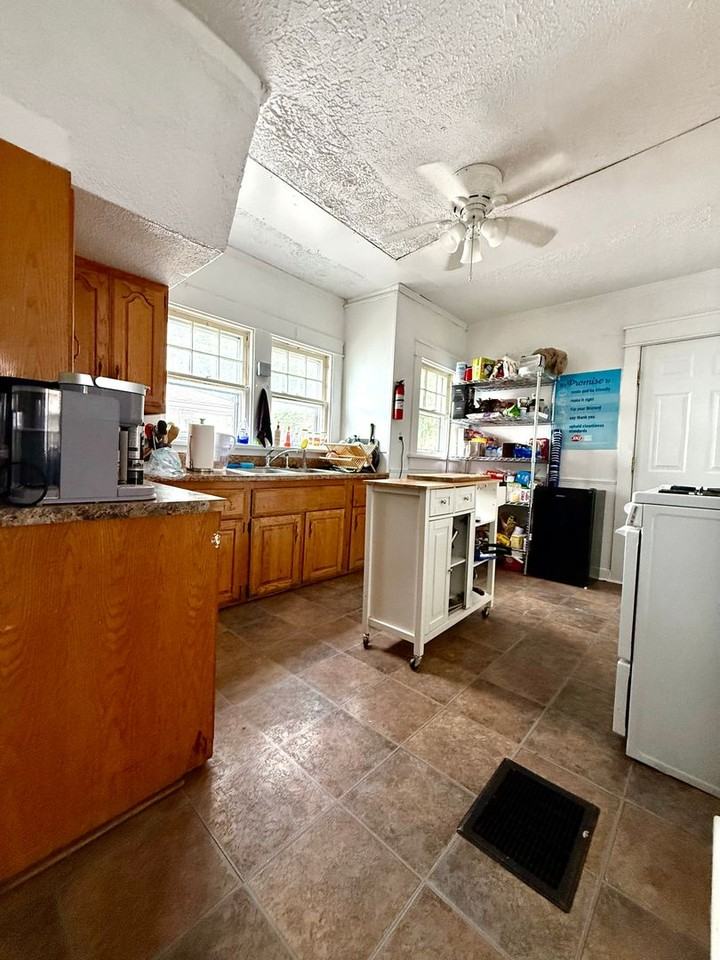 529 529 S. Washington - Photo 3 of 10