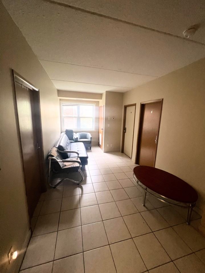 253 - 253 Lester Street #3 - Photo 2 of 4