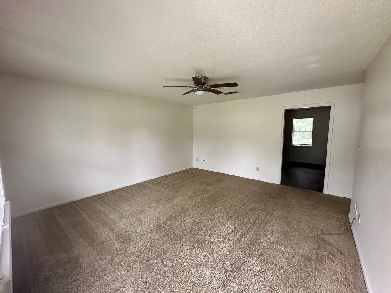 6119 Vinnie Dr Apt B - Photo 2 of 30