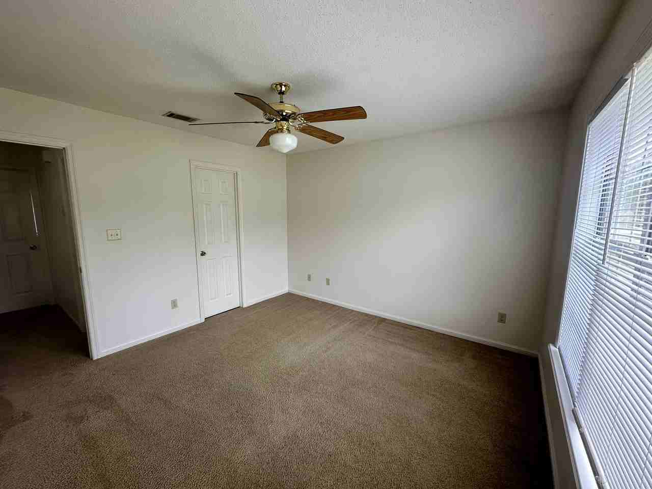 6119 Vinnie Dr Apt B - Photo 4 of 30