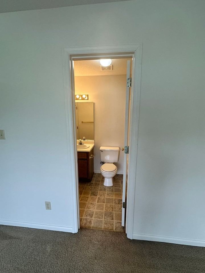 6119 Vinnie Dr Apt B - Photo 7 of 30