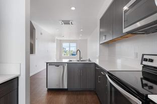 1001 18th St - Photo 1 of 1