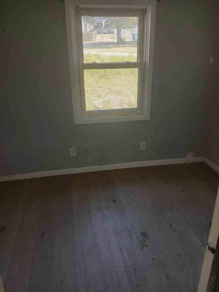 857 Twin Oak Dr - Photo 4 of 9