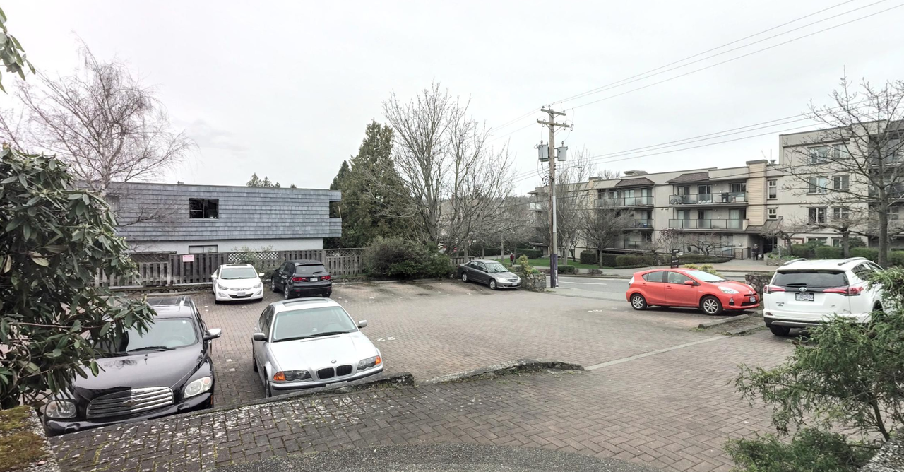 2500 Quadra St #204 - Photo 6 of 8