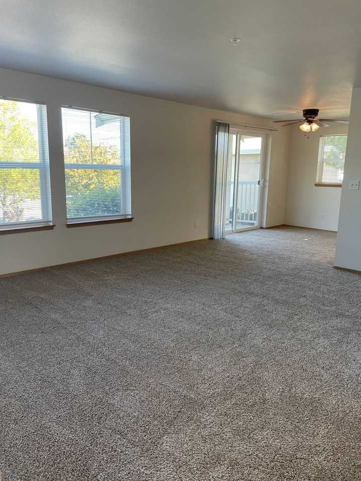 Union Crossing - Photo 2 of 30