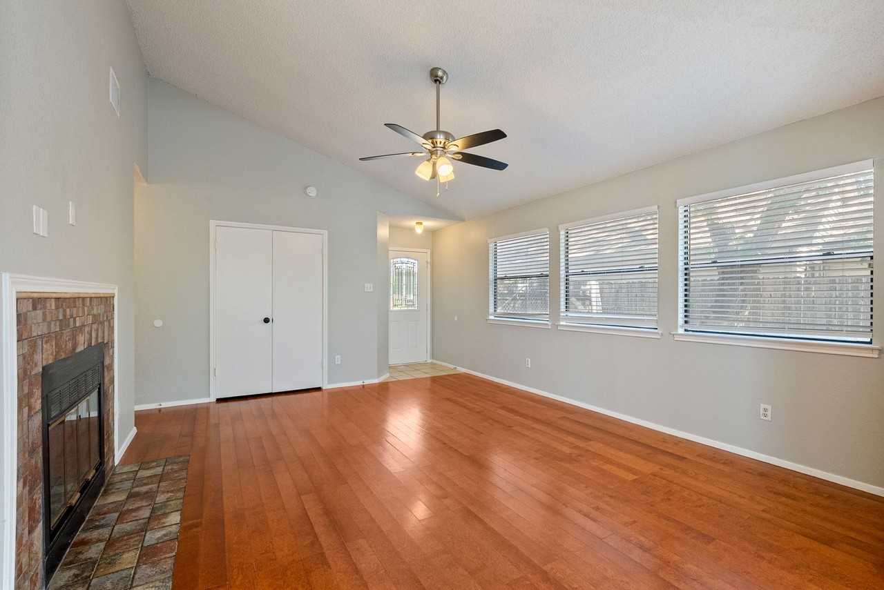 14433 Robert I Walker Boulevard - Photo 5 of 13