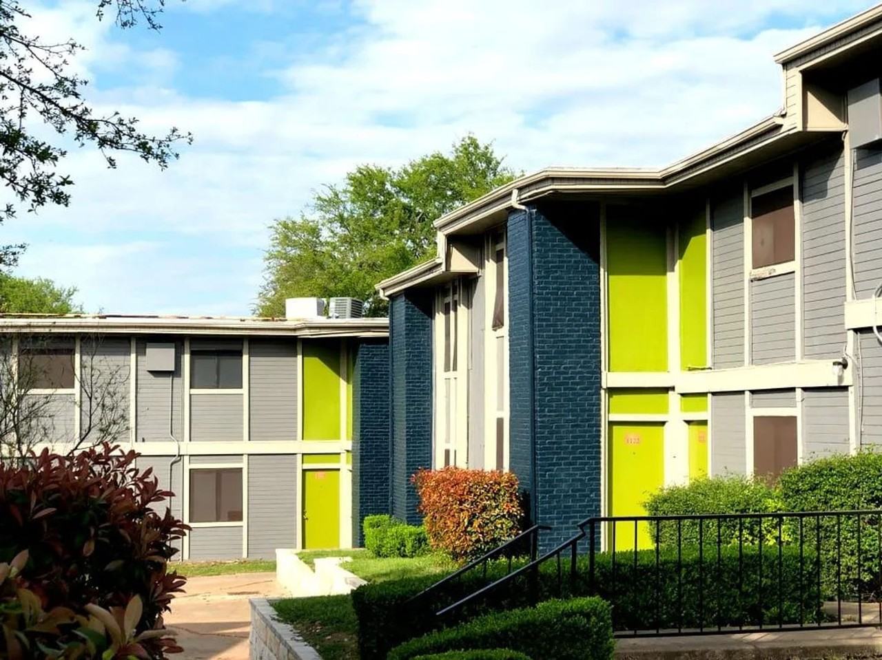 Mia Riverside - Photo 7 of 7