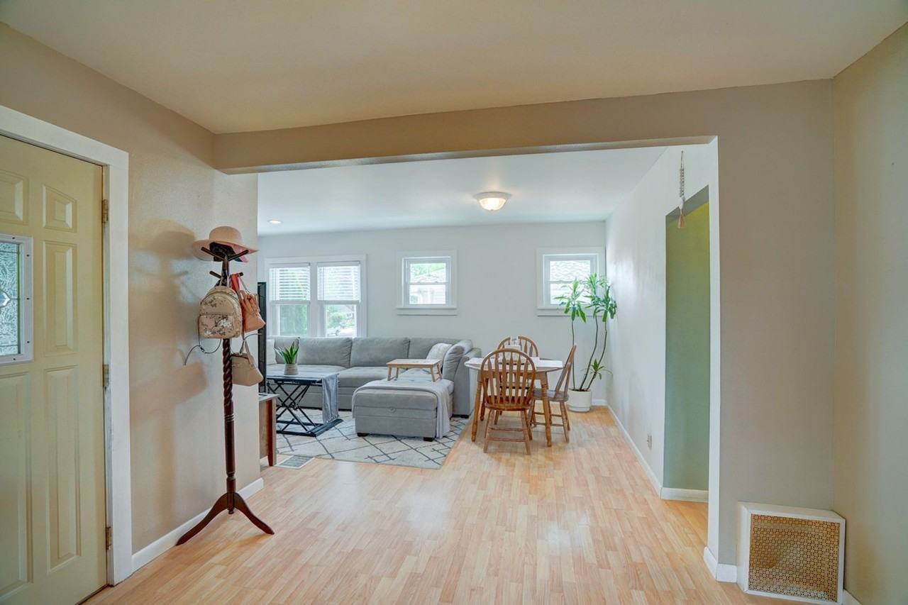 1606 Steensland Drive - Photo 5 of 21