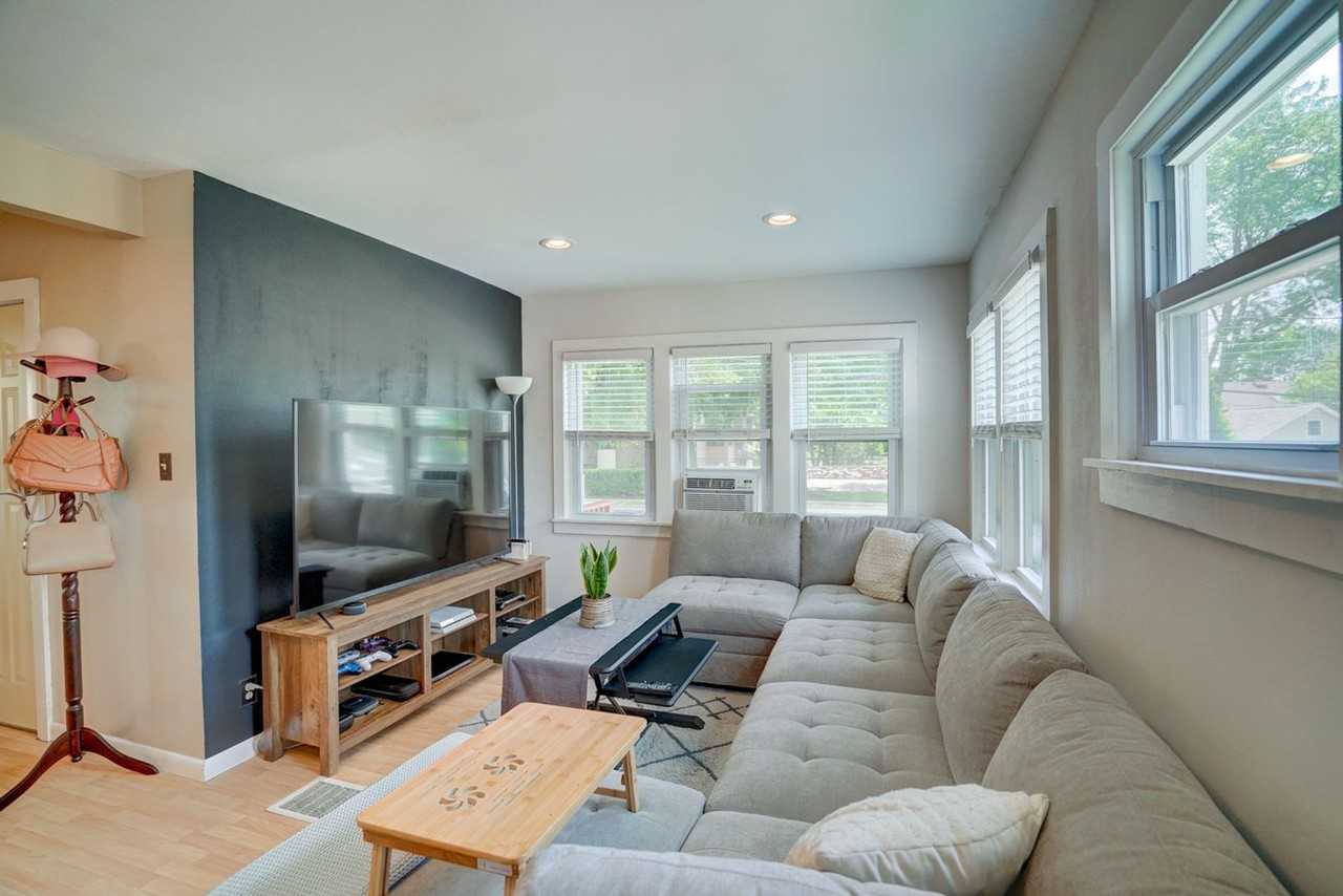 1606 Steensland Drive - Photo 7 of 21