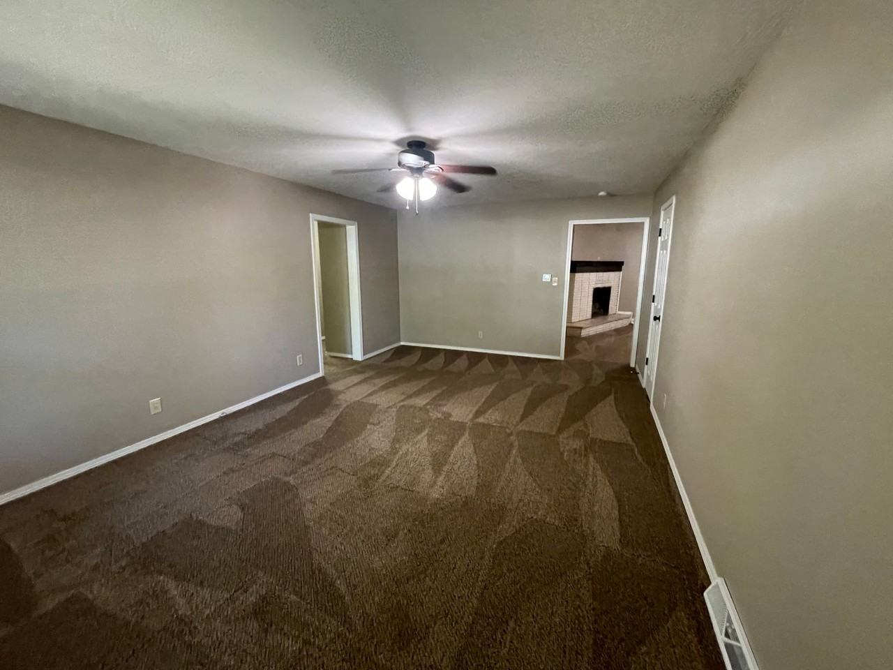 2340 E Seminole St - Photo 3 of 15