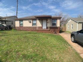 3117 N Lindsay Ave - Photo 1 of 1