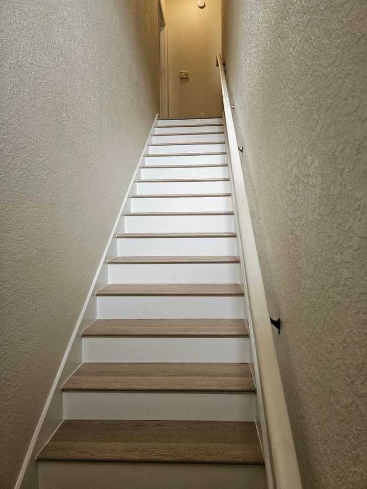 210 210 Villa de este Terrace - Photo 3 of 25