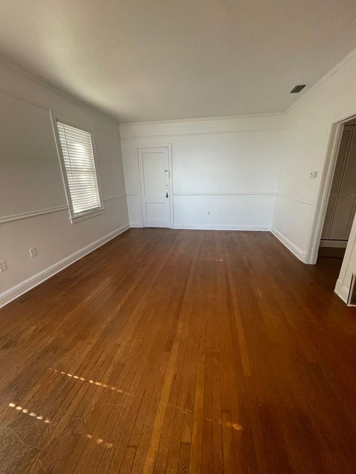 2748 Vernon Ter - Photo 4 of 12