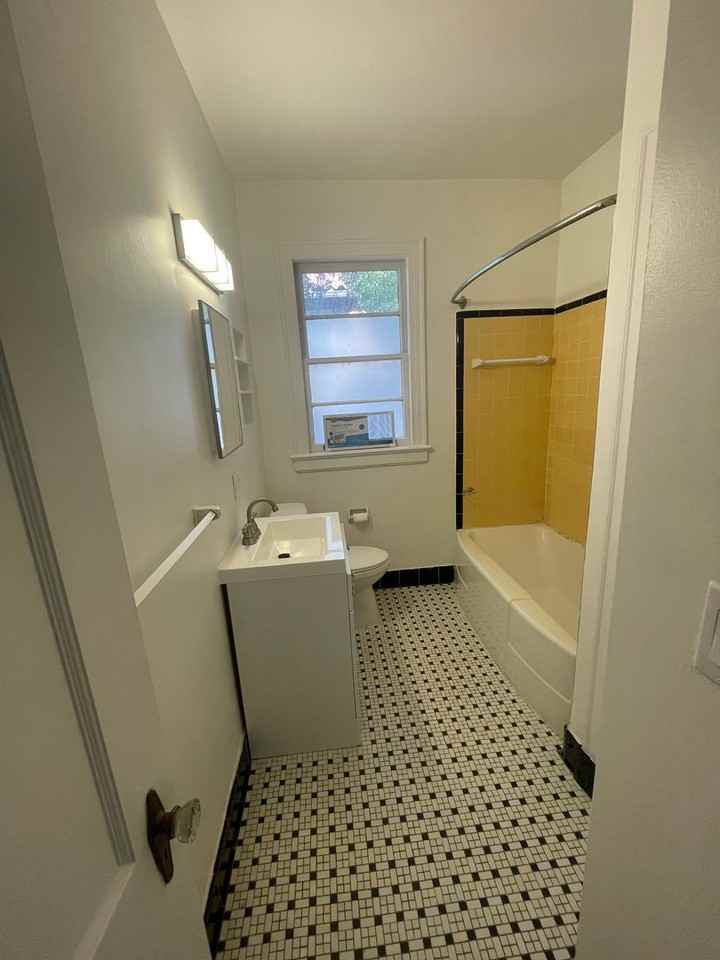 2748 Vernon Ter - Photo 7 of 12