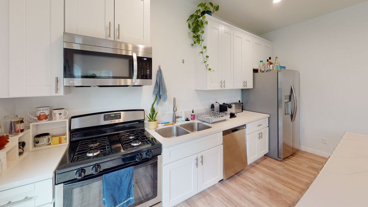 6330 Mesita Dr - Photo 3 of 13