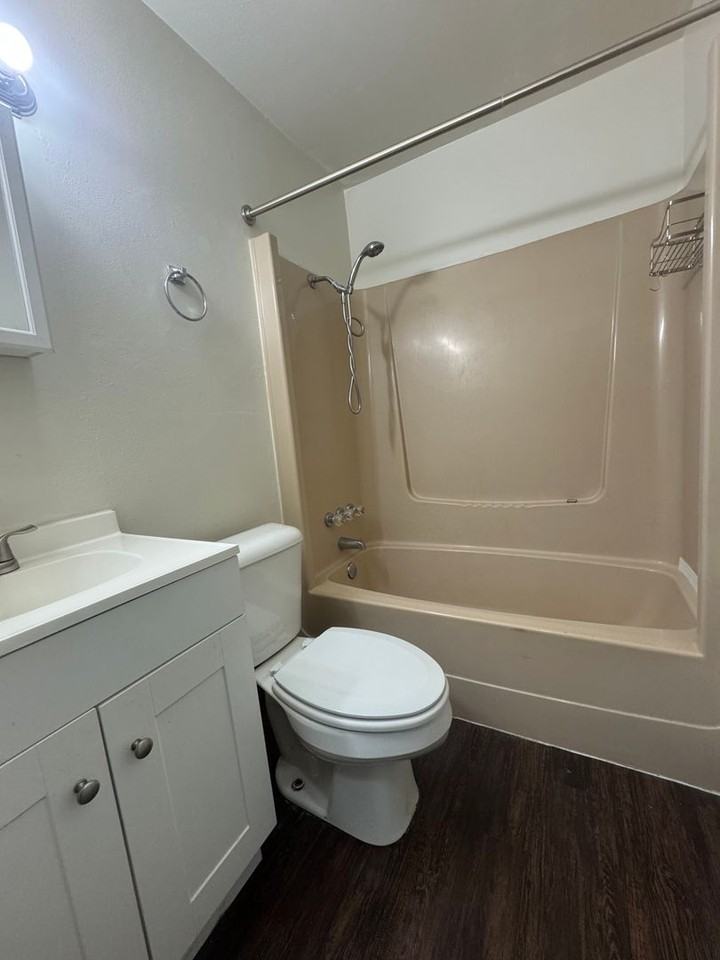 TIKI - 4563-4569 Croftshire Dr. - Photo 7 of 16