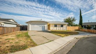 265 Yosemite Dr - Photo 1 of 1