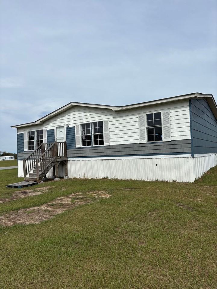 1759 Embarcadero Avenue