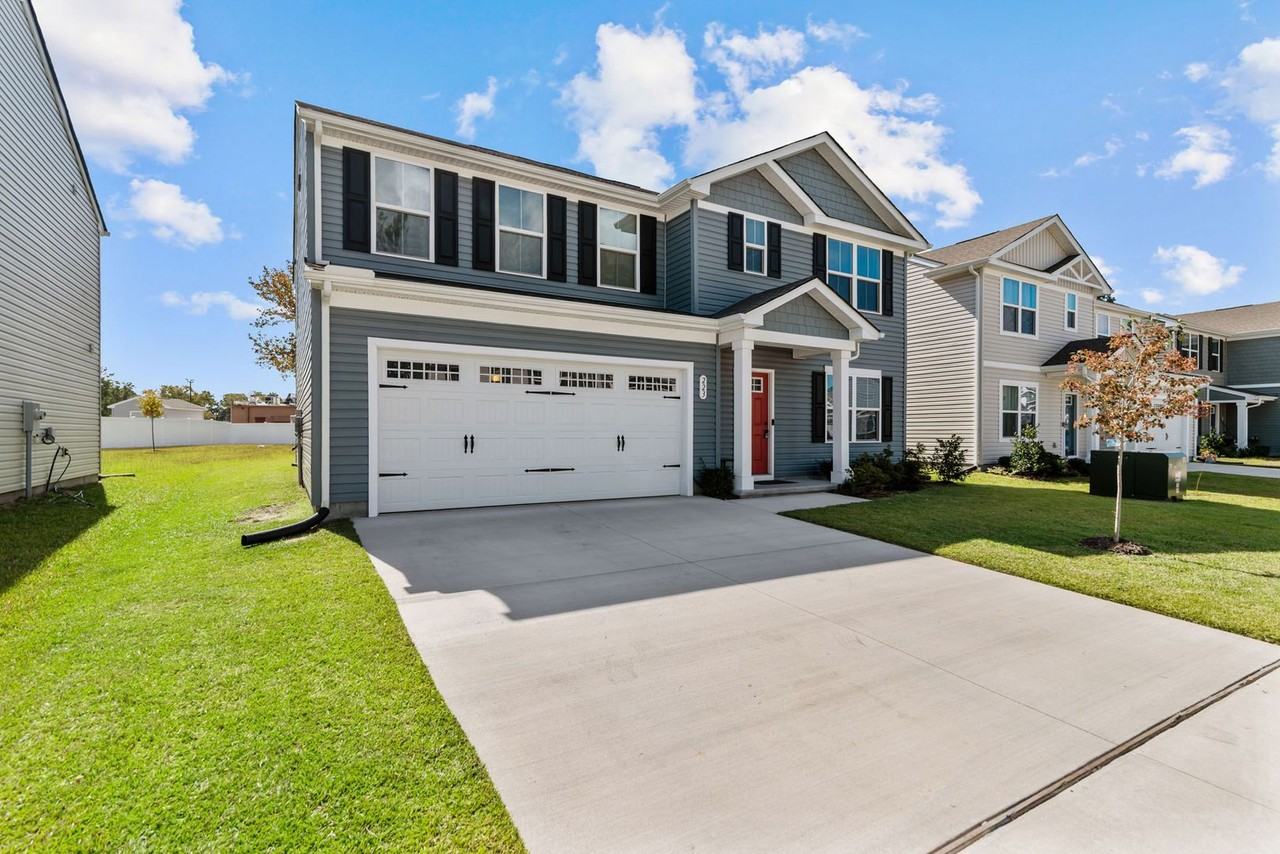 223 Monmouth St - Photo 3 of 36