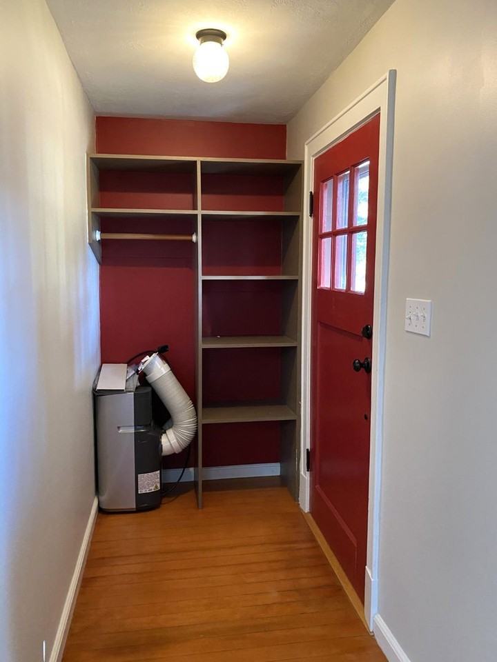 220 Northeast Green Street - Photo 3 of 27