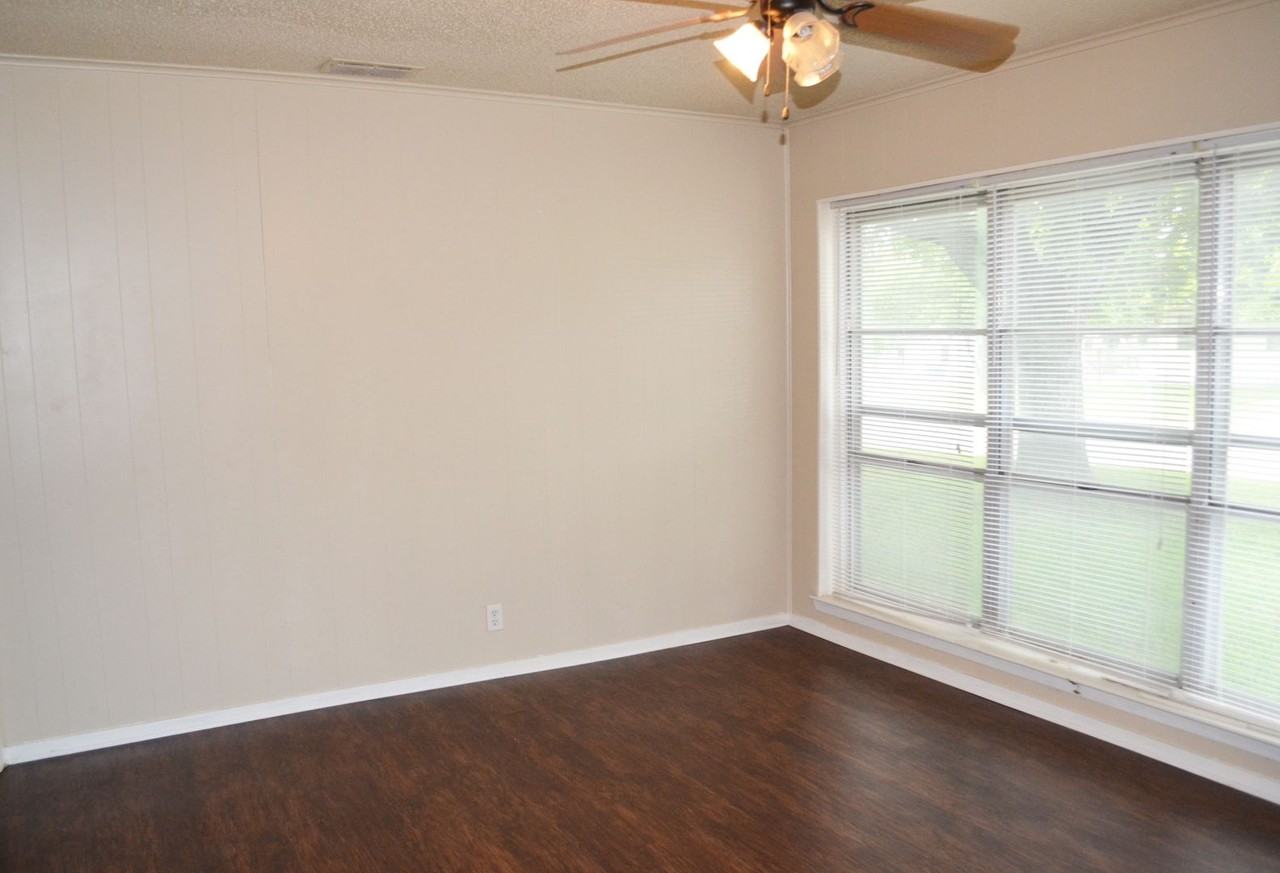 1609 Wayne St - Photo 5 of 11