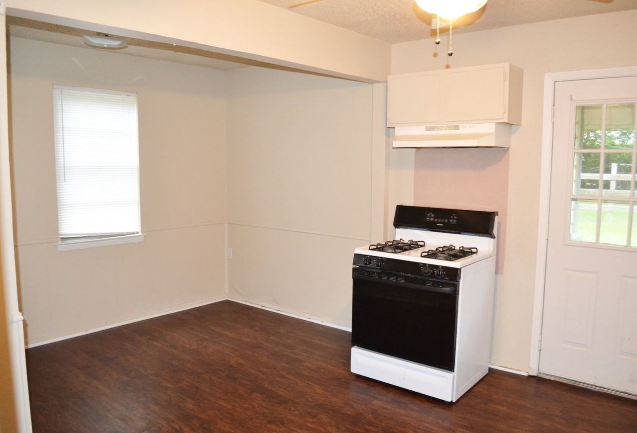 1609 Wayne St - Photo 6 of 11